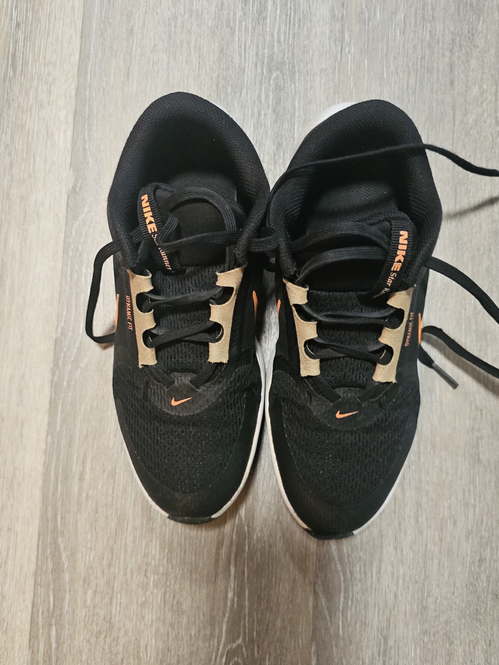 Kids Nike Free Athletic Shoes Black & Orange  Size 3.5Y